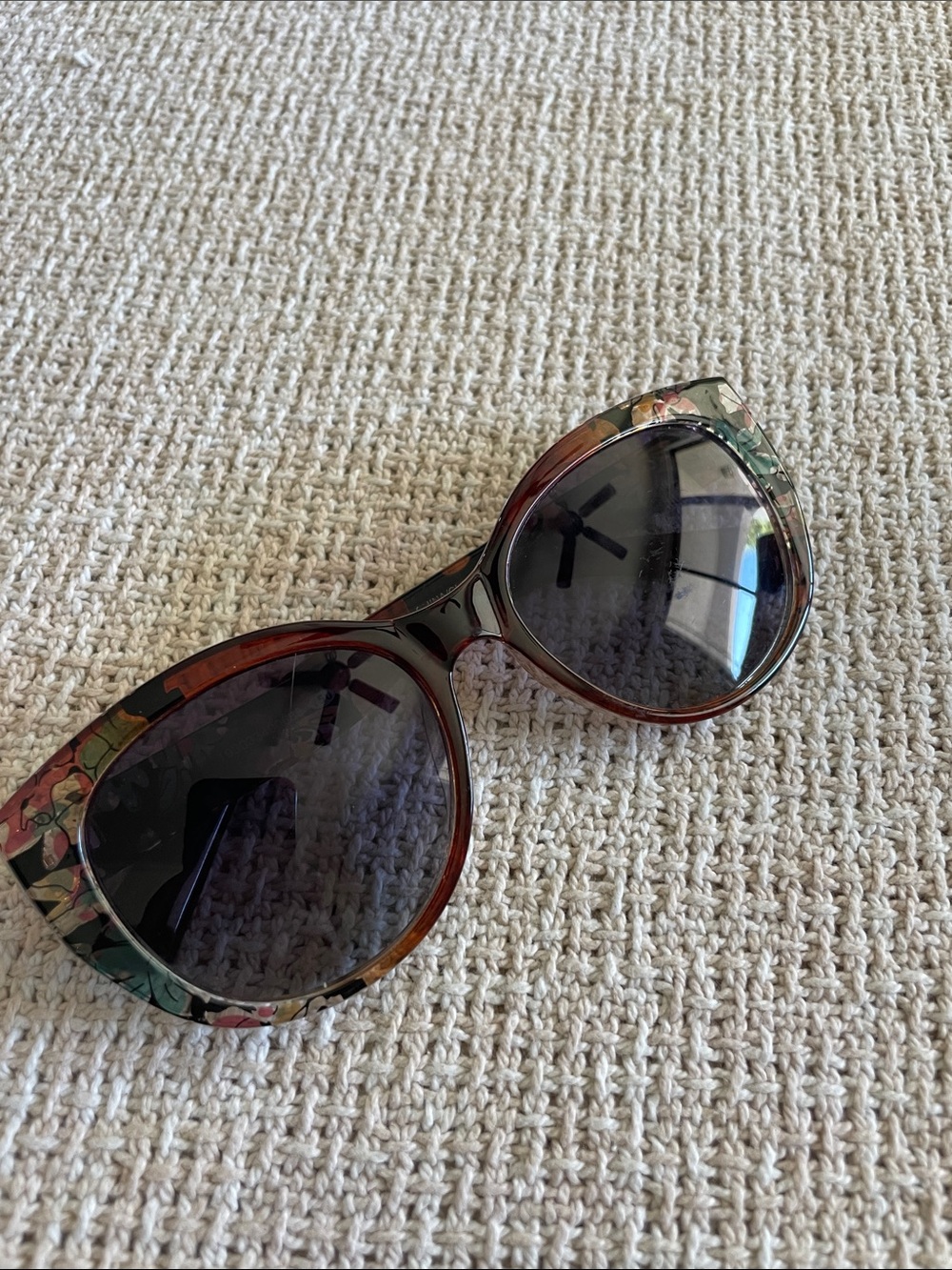 Women’s Floral-Trim Brown Gradient Sunglasses
